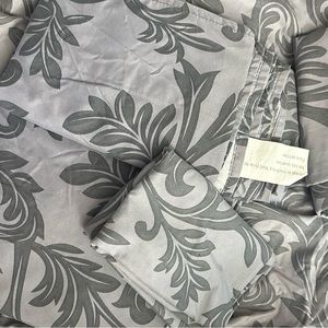 Queen Bedding Set - 1 Fitted Sheet, 1 Flat Sheet, 2 pillowcases (Printed Grey)